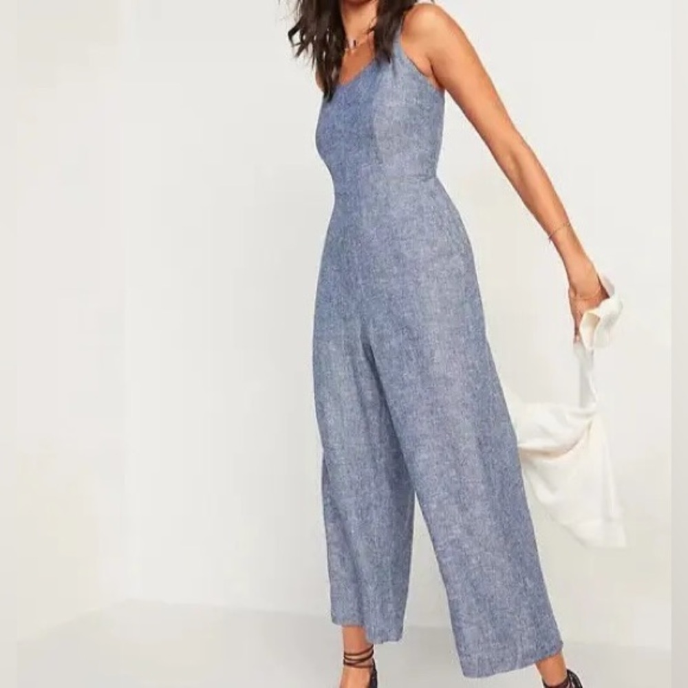 NWT; Blue Old Navy Wide Leg Jumpsuit with POCKETS; stretchy smocked back